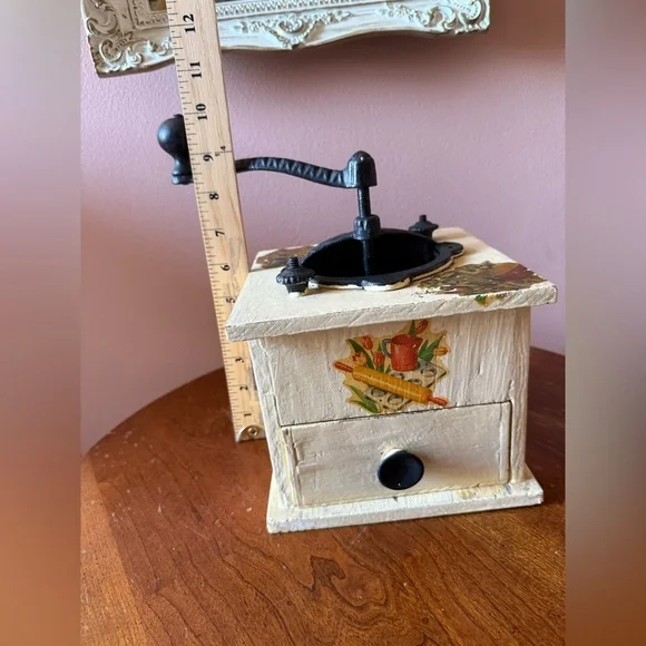 Vintage Gretchen Coffee Grinder With Drawer Cottagecore - Picture 7 of 10
